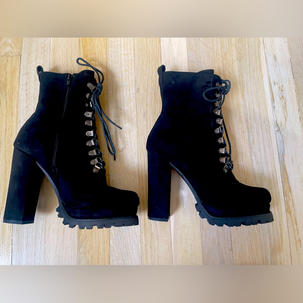Boots for sell